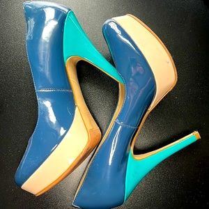 Enzo Angiolini Smiles Pumps